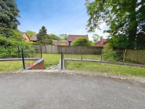 Communal garden- click for photo gallery